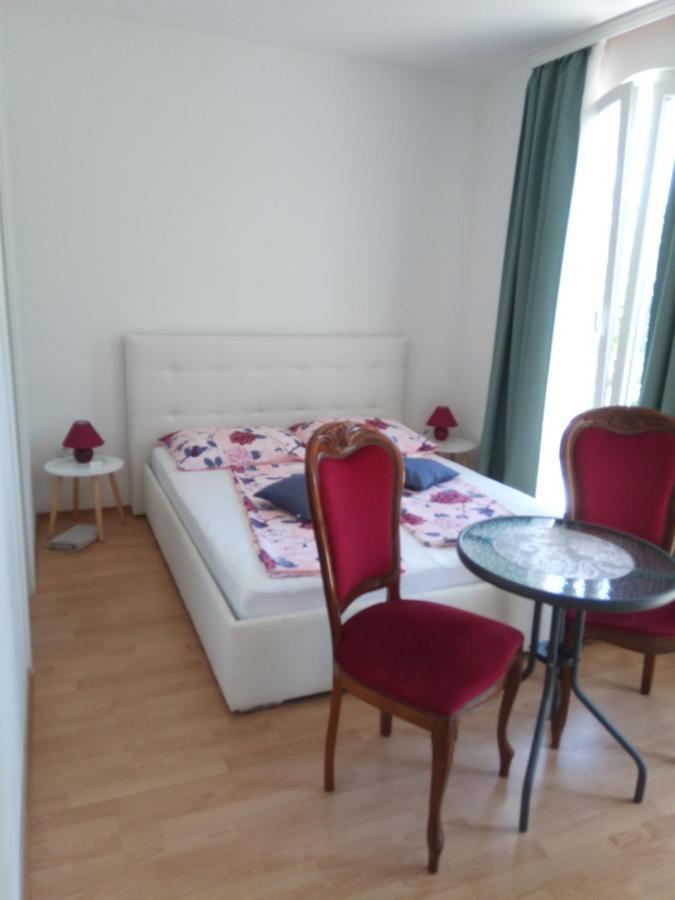 Ana Rooms Krk Town Buitenkant foto